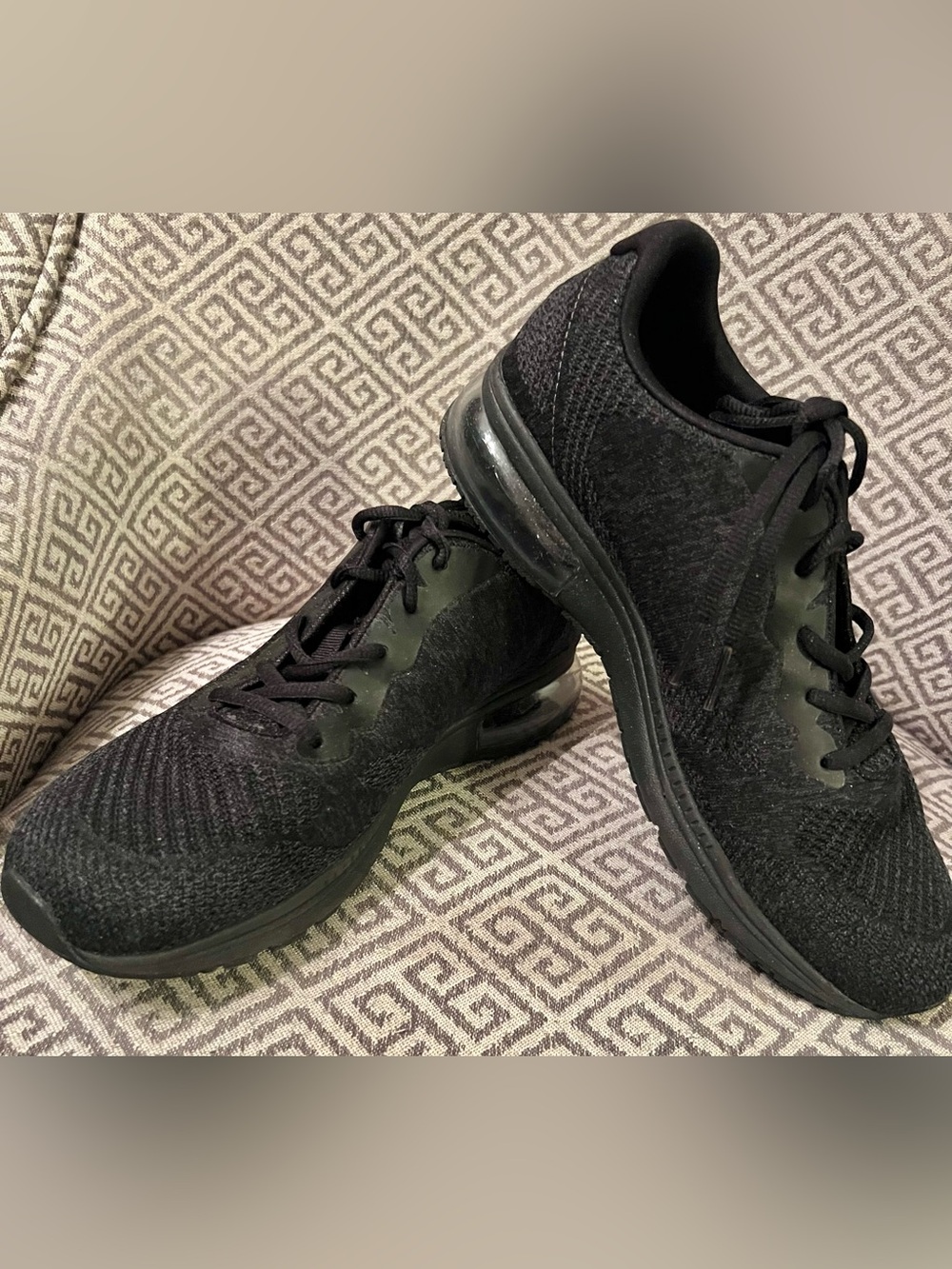 Women's SKETCHERS Sz 9.5 w Nylon cloth. Black. Walking Shoe.Machine washable.